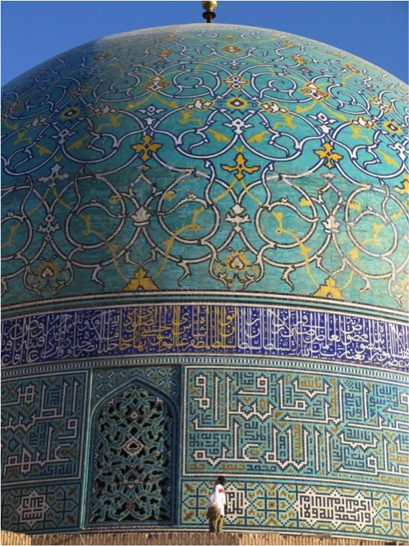 Patterns scale Shah Mosque, Esfahan, Iran